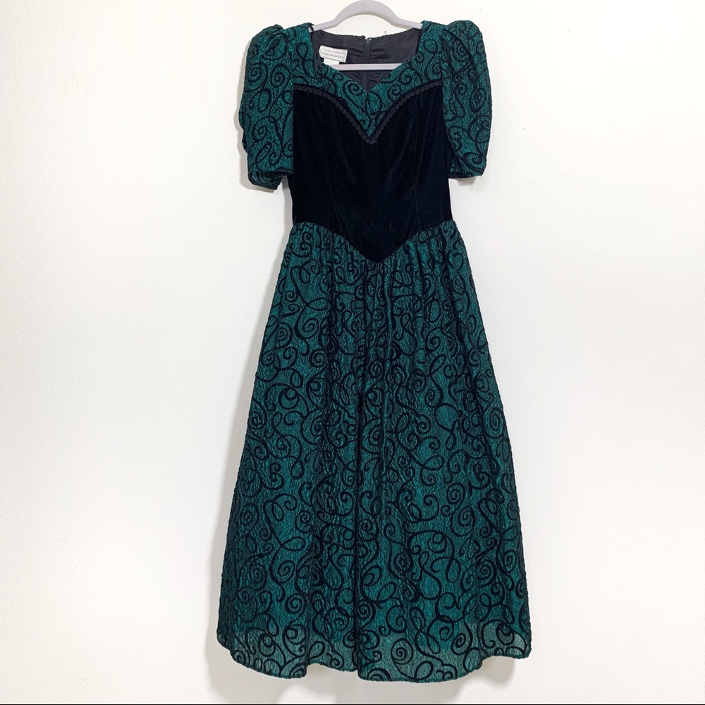 Vintage Jessica McClintock Green and Black Floral Velvet Puff Sleeve Maxi Dress